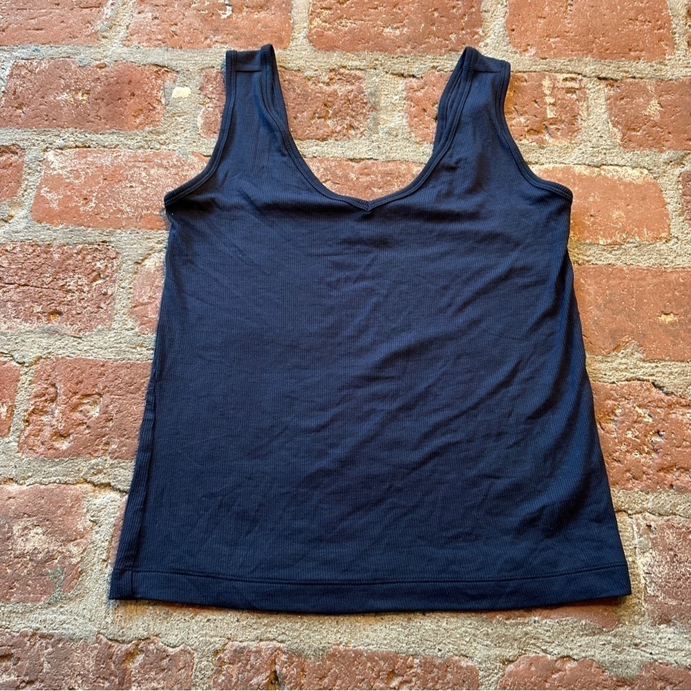 Navy blue CAbi Busy Tank size small summer fun